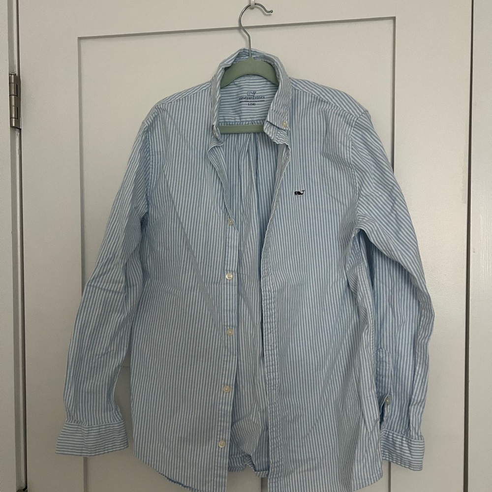 Very good condition Vineyard Vines Blue Striped Shirt